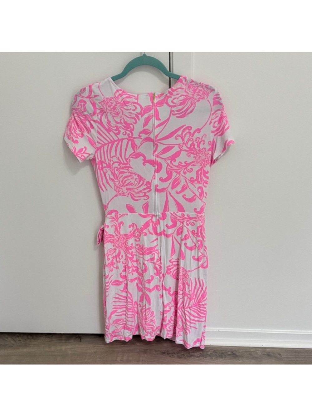 Lilly Pulitzer White Dress with Hot Pink Tropical Print and Side Tie - Picture 2 of 3